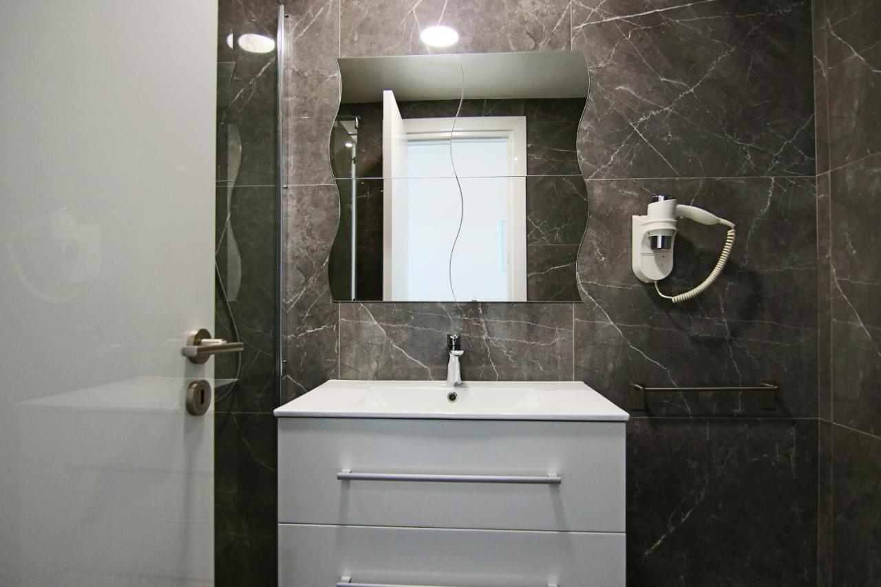 Phaedrus Living: Luxury Suite Nicosia 505 Bagian luar foto
